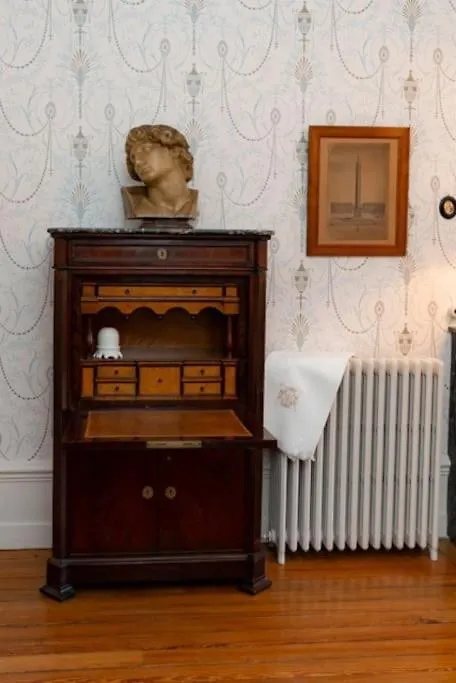 Gite Ou Chambres D'Hotes Au Chateau De Montclair Pommiers  France