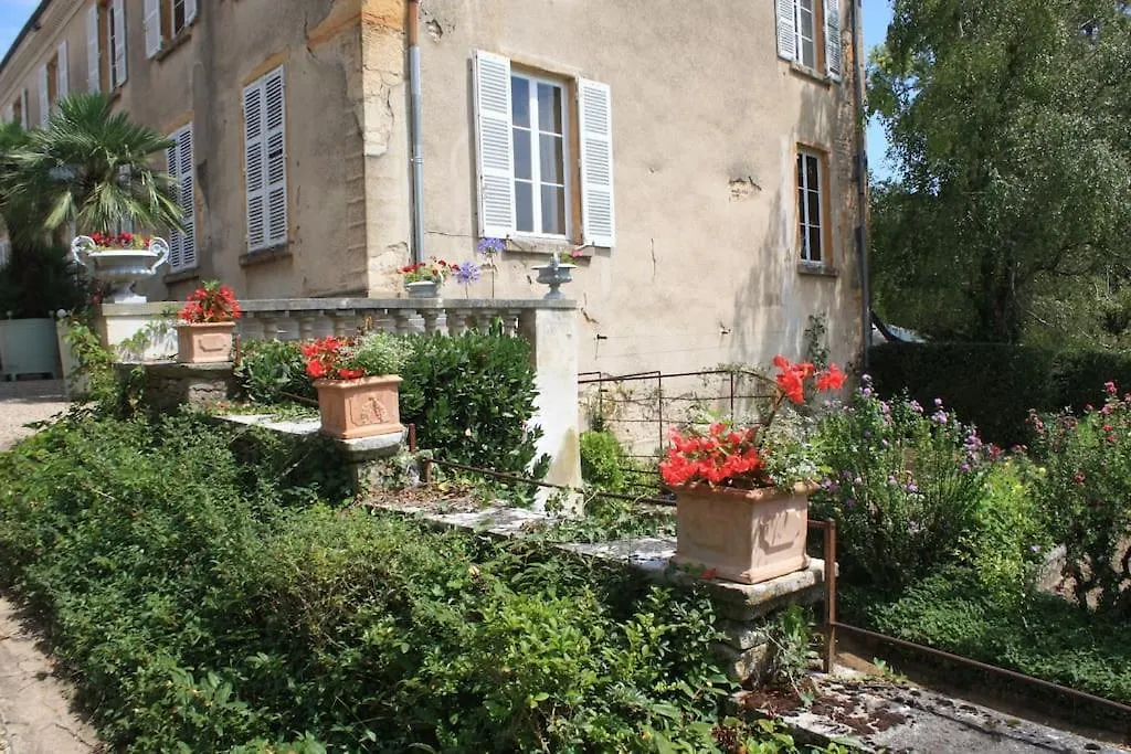 Gite Ou Chambres D'Hotes Au Chateau De Montclair Pommiers  Pommiers (Rhone)