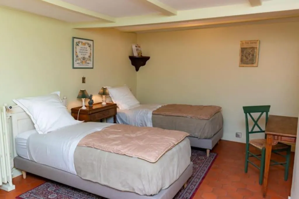 Apartment Gite Ou Chambres D'Hotes Au Chateau De Montclair Pommiers