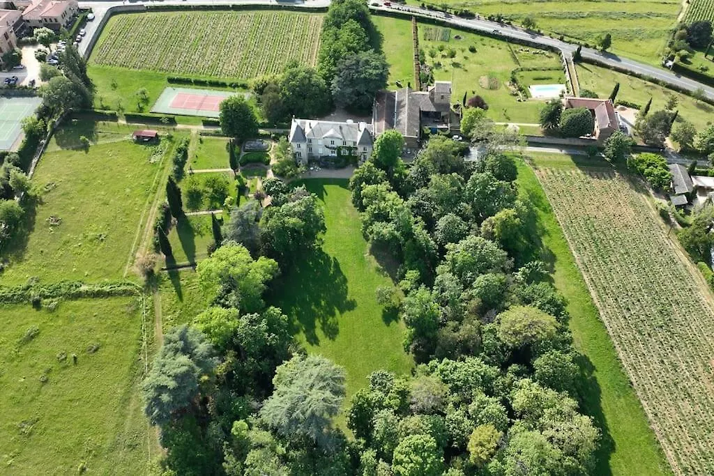 Gite Ou Chambres D'Hotes Au Chateau De Montclair Pommiers  0*, Pommiers (Rhone) France
