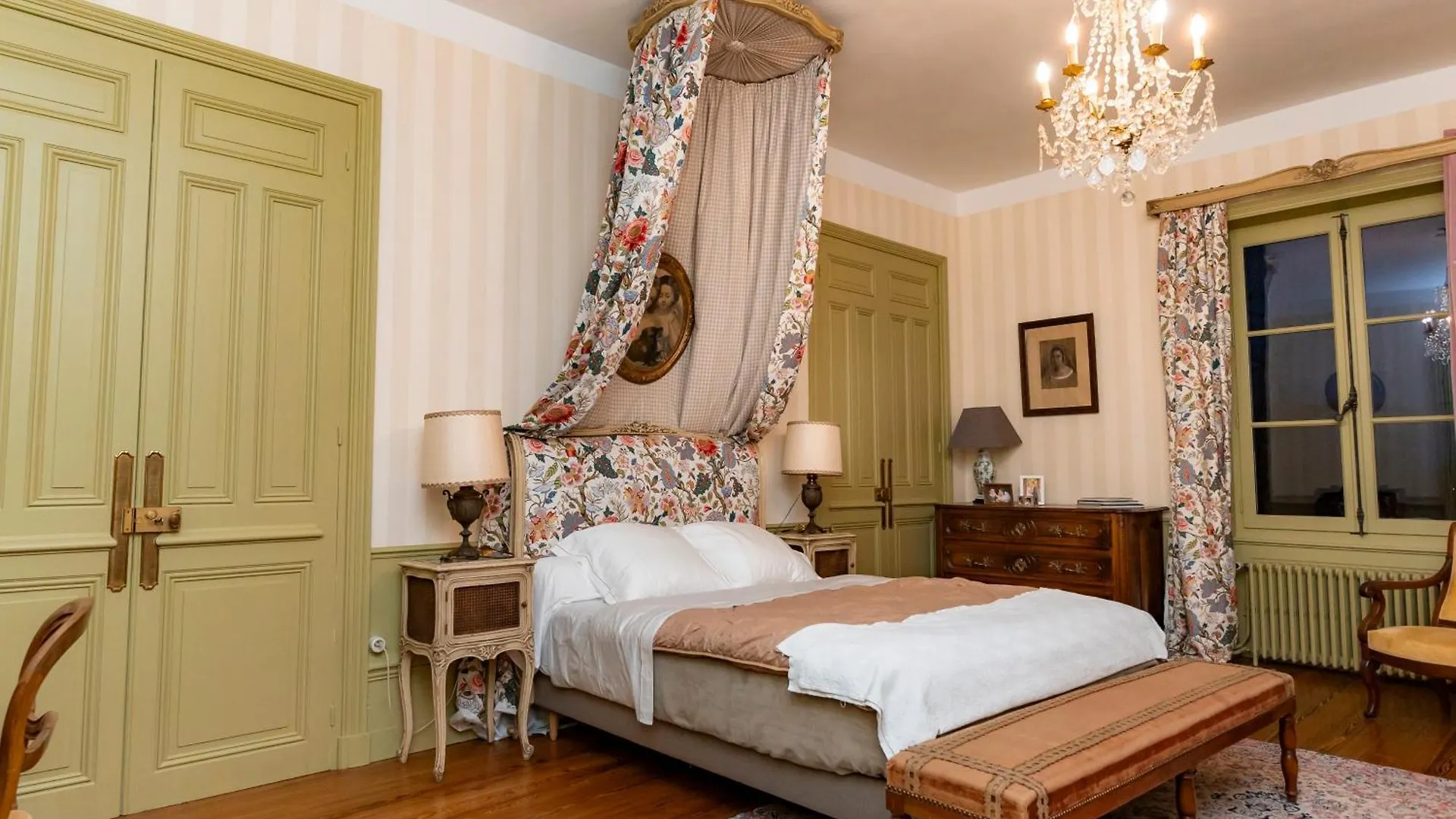 Apartment Gite Ou Chambres D'Hotes Au Chateau De Montclair Pommiers